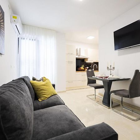 Lovely Apartment In Zadar With Wifi Extérieur photo