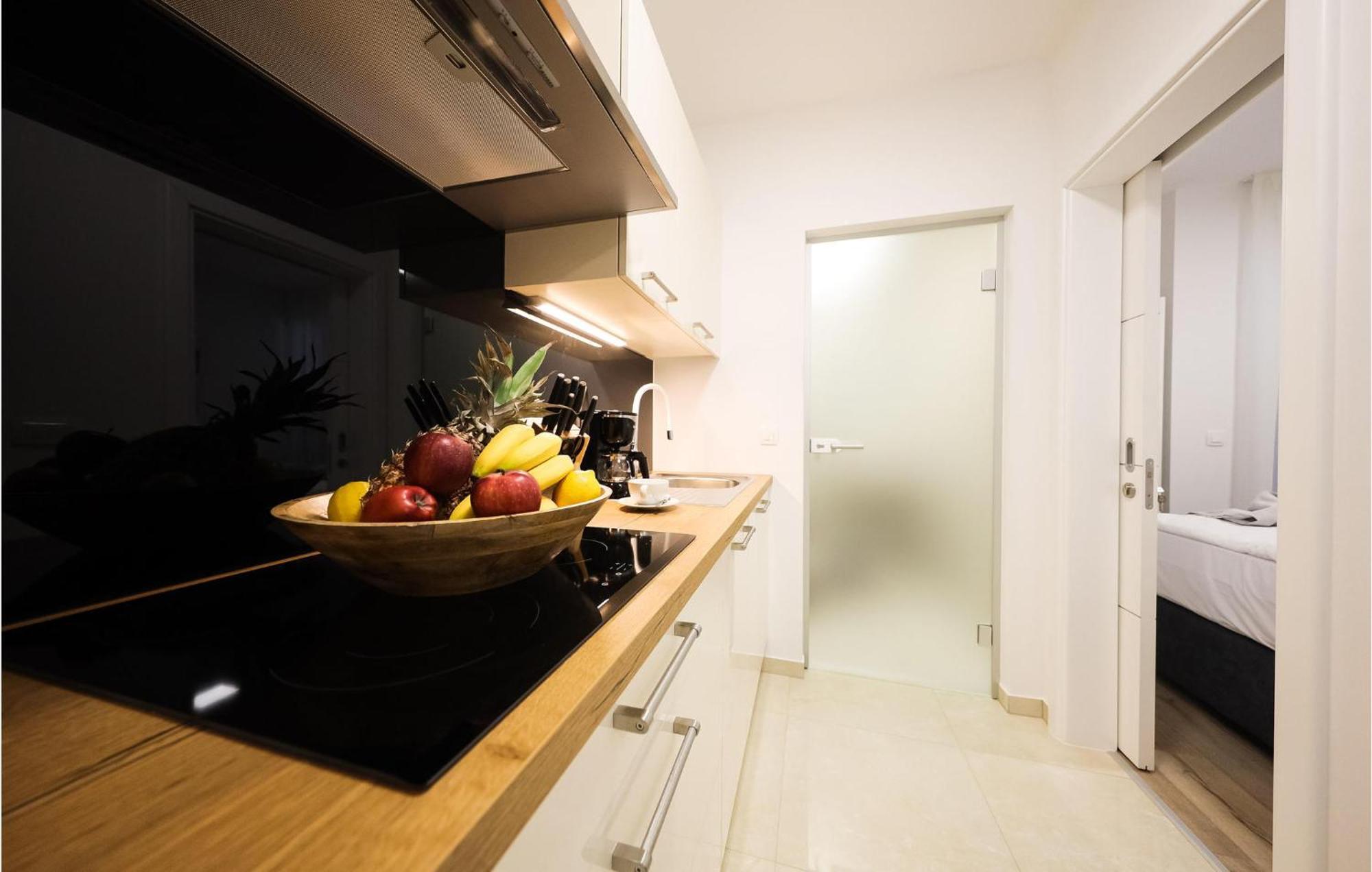 Lovely Apartment In Zadar With Wifi Extérieur photo