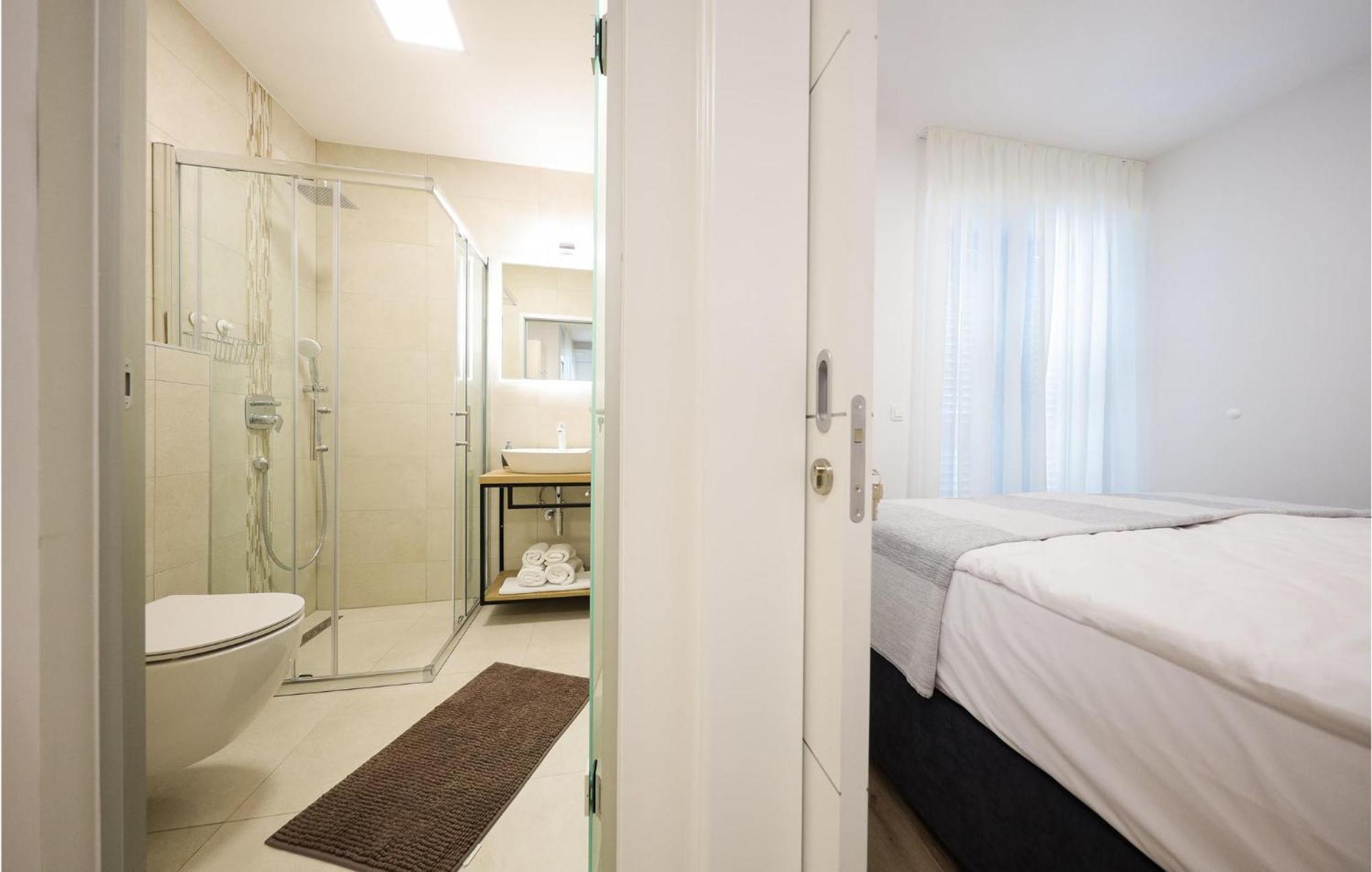 Lovely Apartment In Zadar With Wifi Extérieur photo