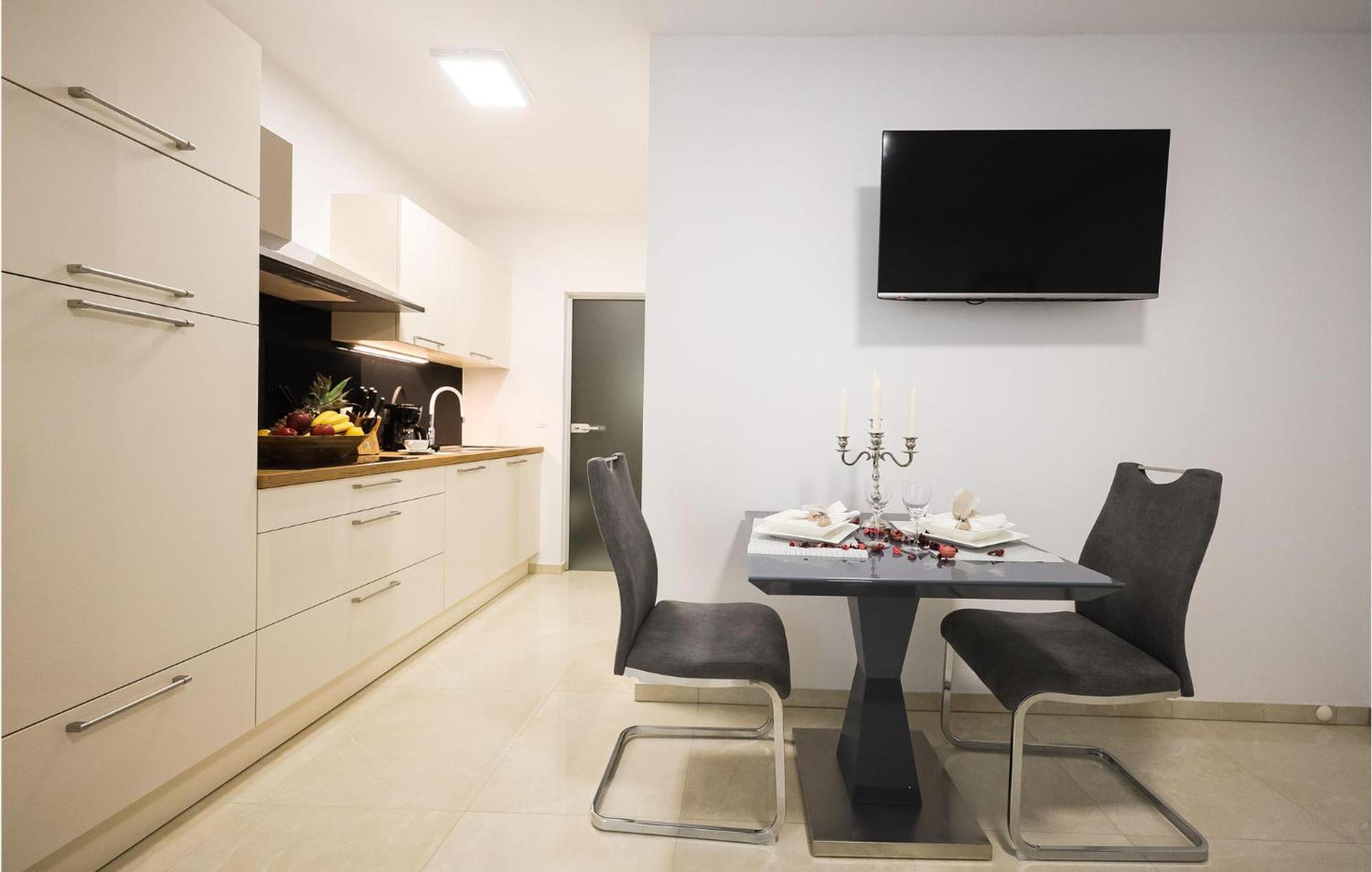 Lovely Apartment In Zadar With Wifi Extérieur photo