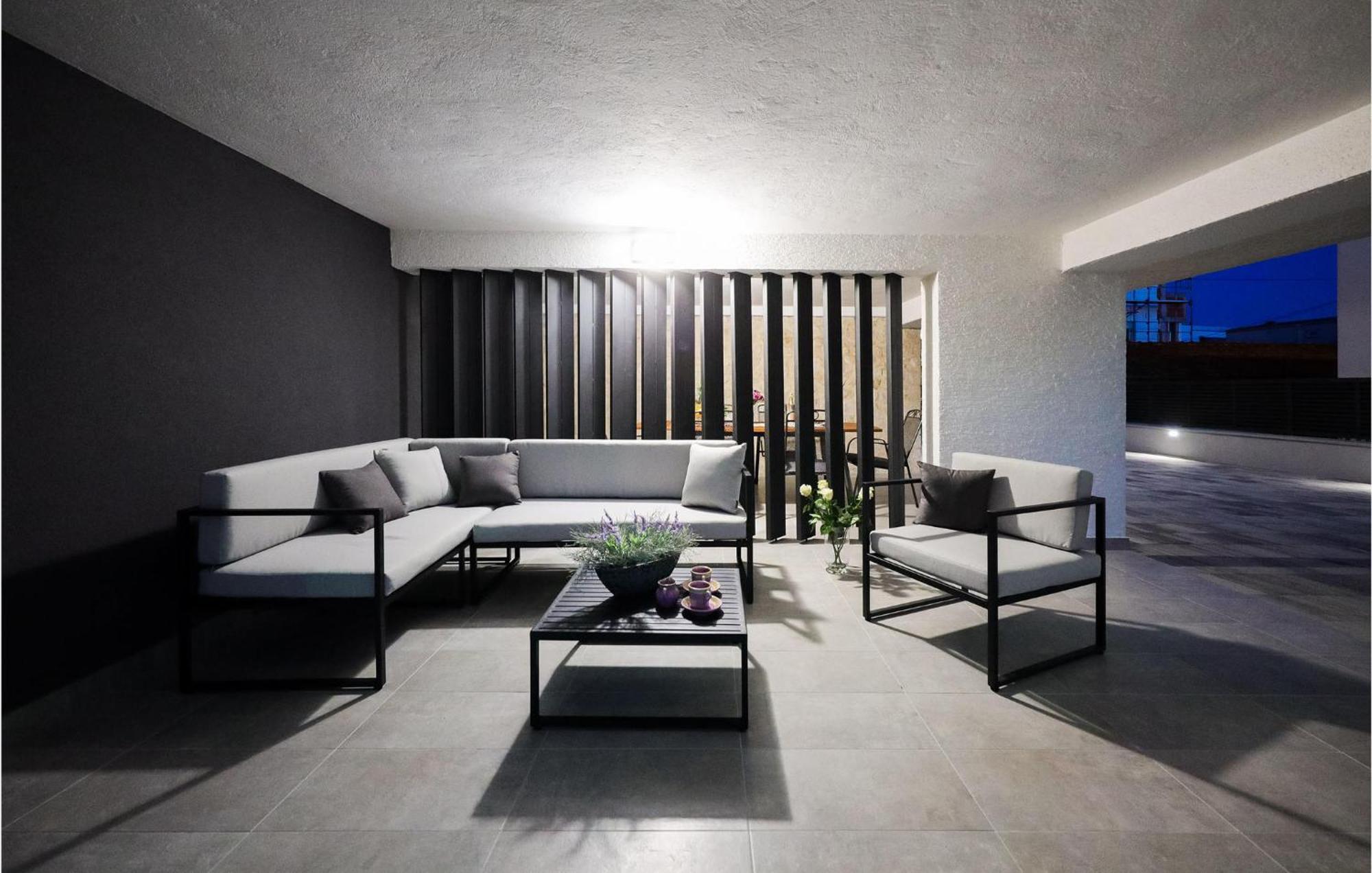 Lovely Apartment In Zadar With Wifi Extérieur photo