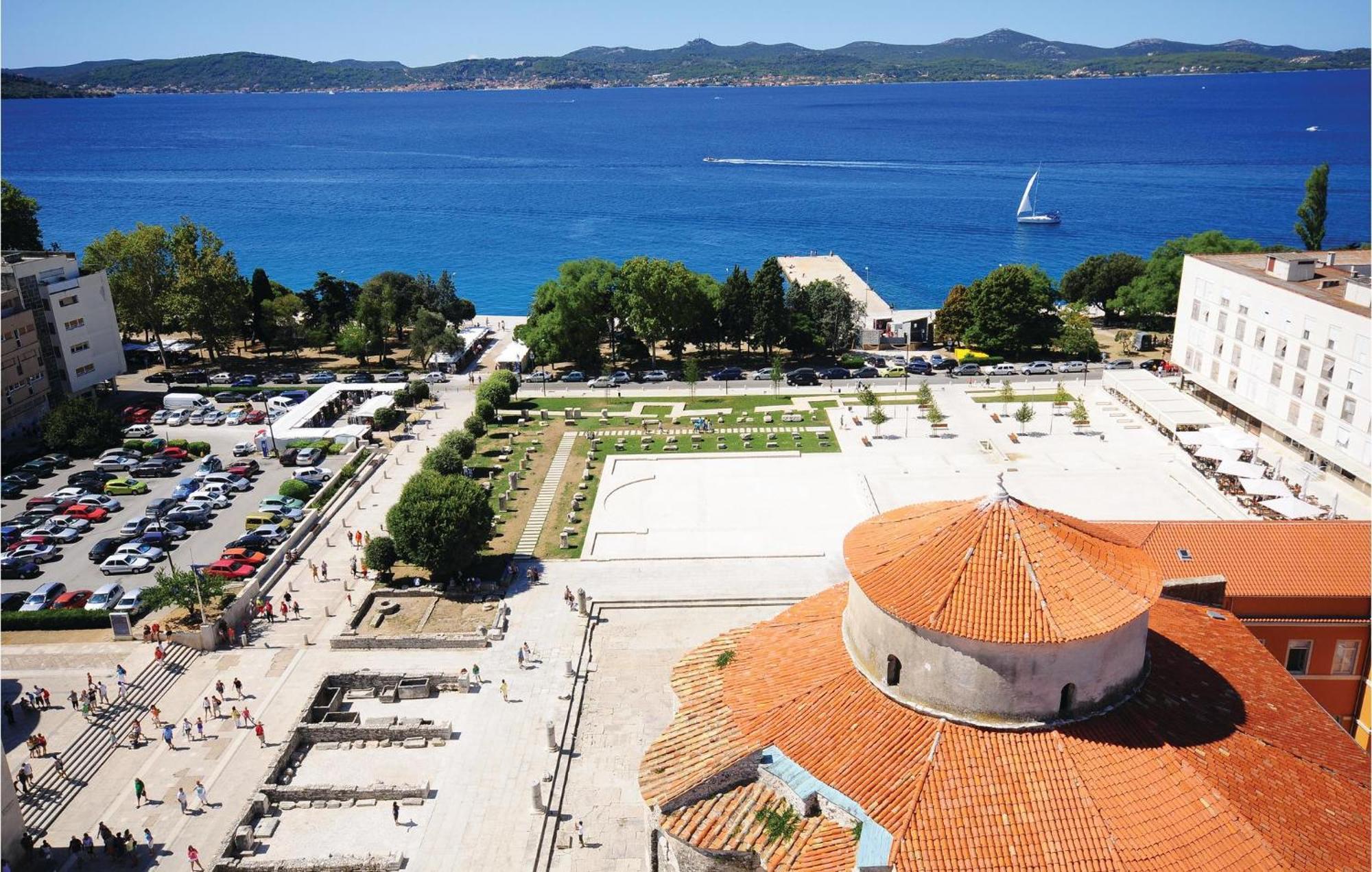 Lovely Apartment In Zadar With Wifi Extérieur photo