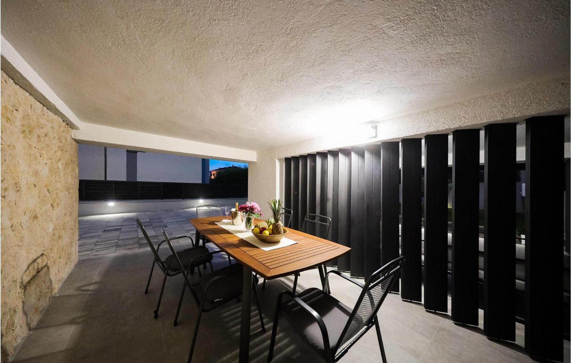 Lovely Apartment In Zadar With Wifi Extérieur photo