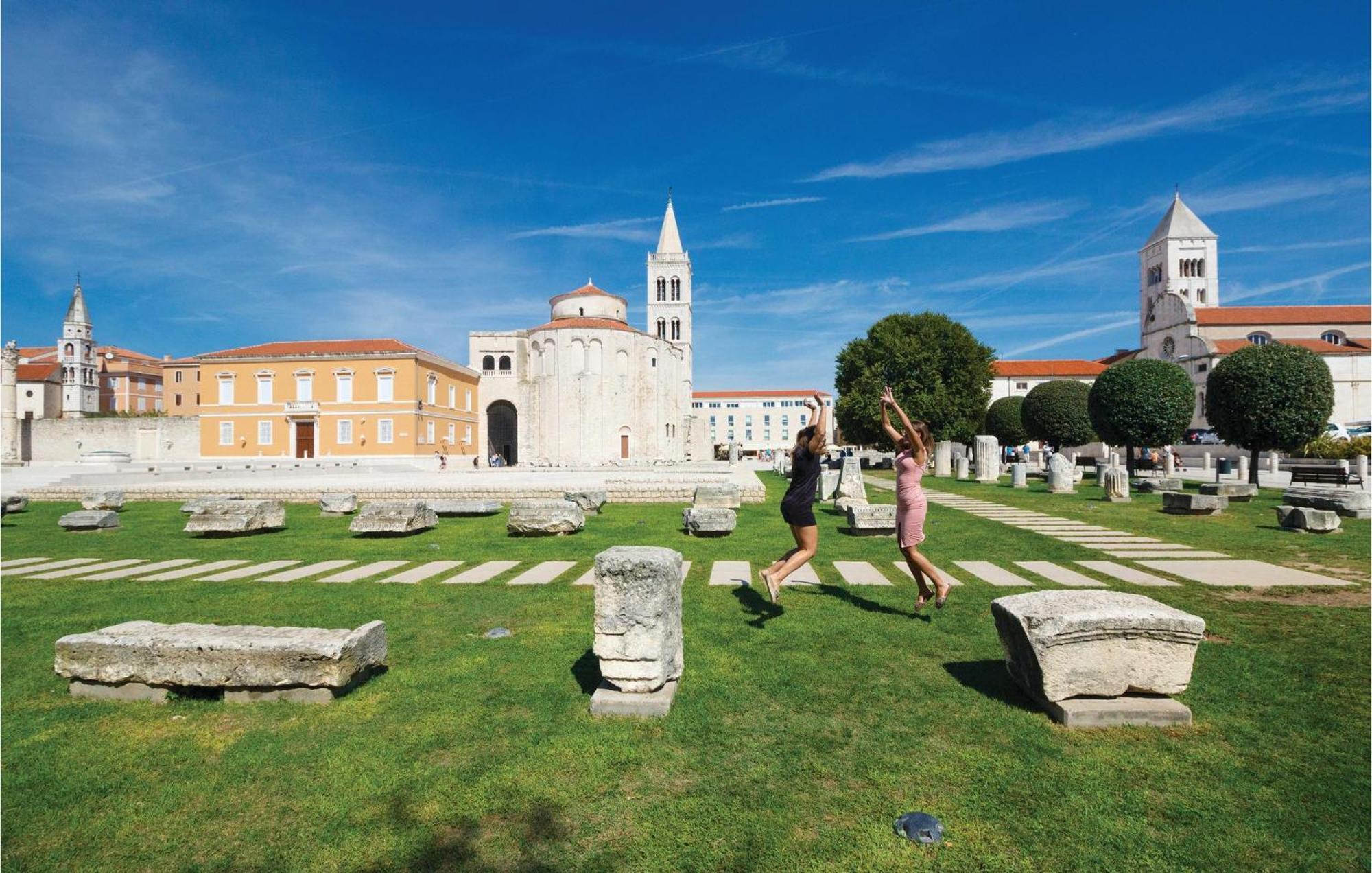 Lovely Apartment In Zadar With Wifi Extérieur photo